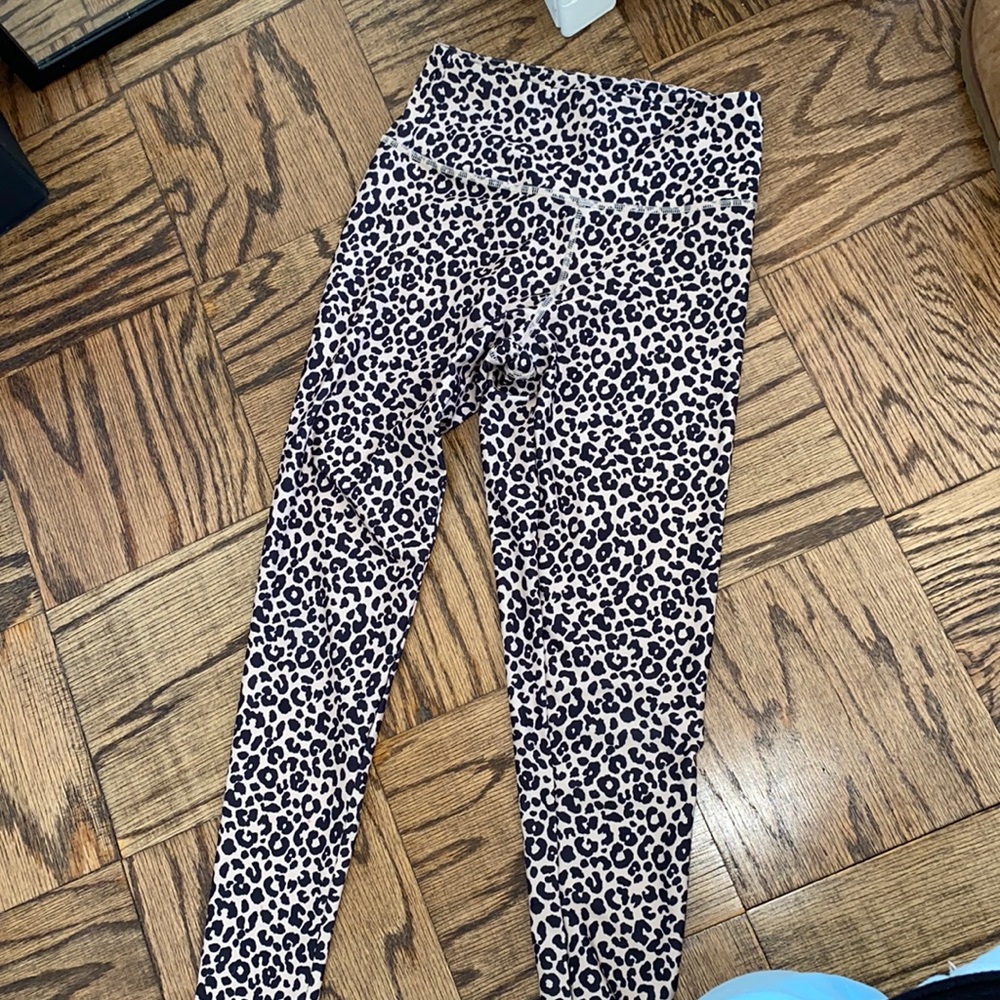 Forever 21 leopard activewear leggings size small